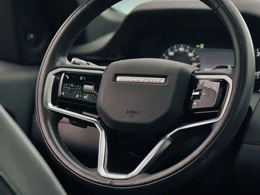 Land Rover Discovery Sport 2023 — фото 9