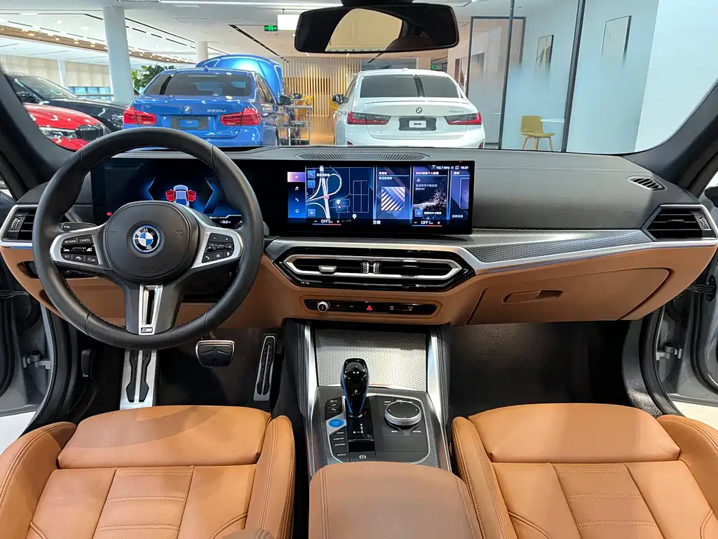 BMW i4 2023 — фото 9