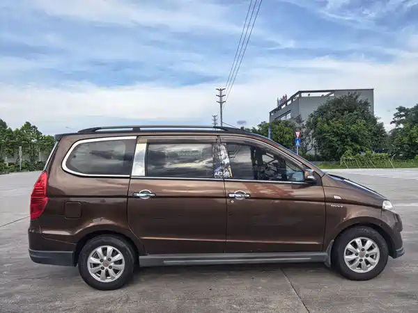 Wuling Hongguang 2014