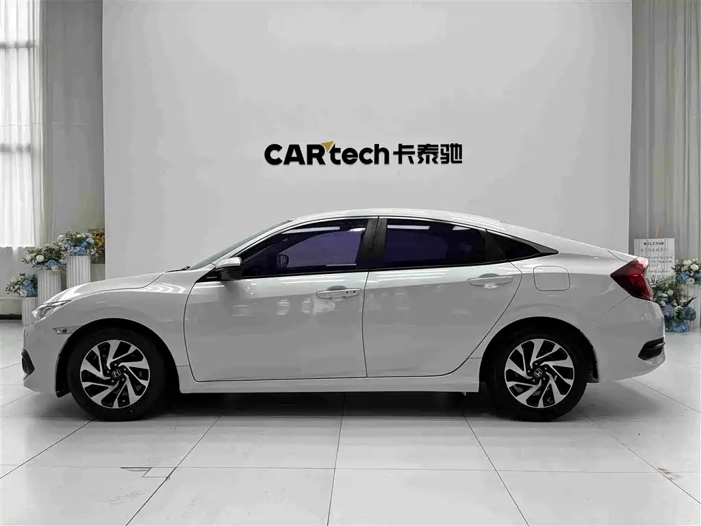 Honda Civic 2019 — фото 18