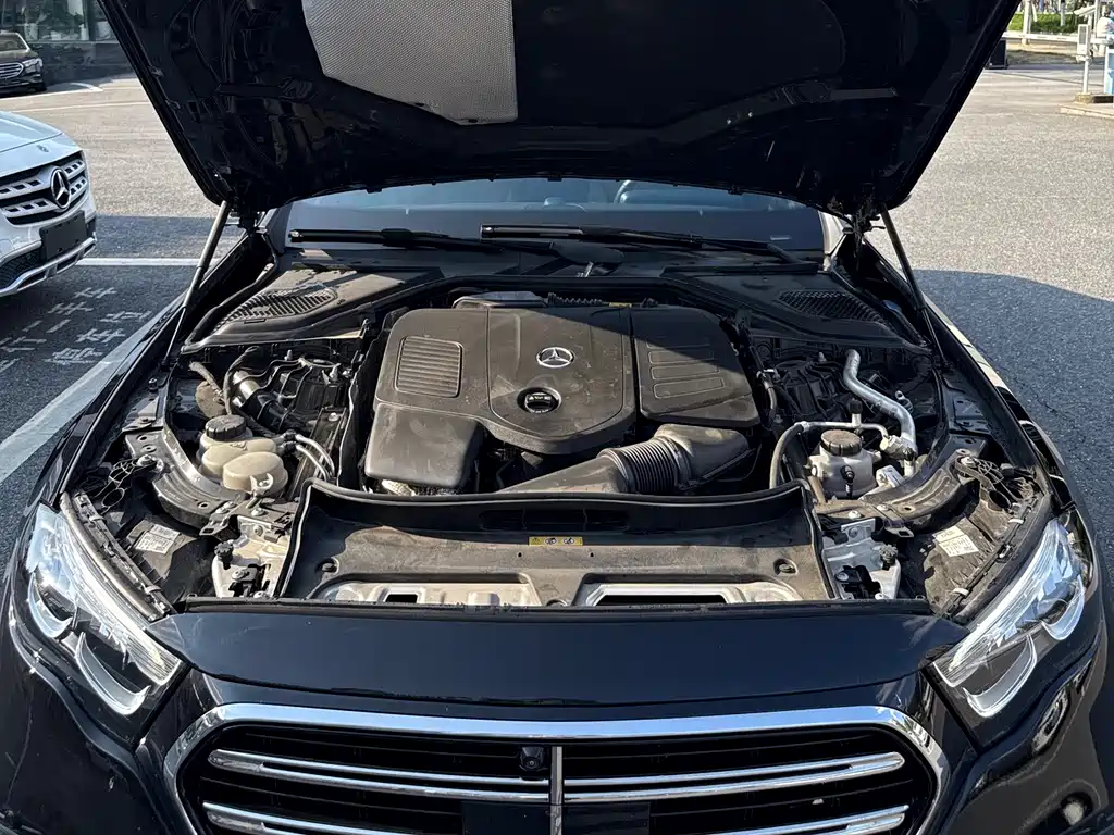 Mercedes-Benz E-Class 2024 — фото 15