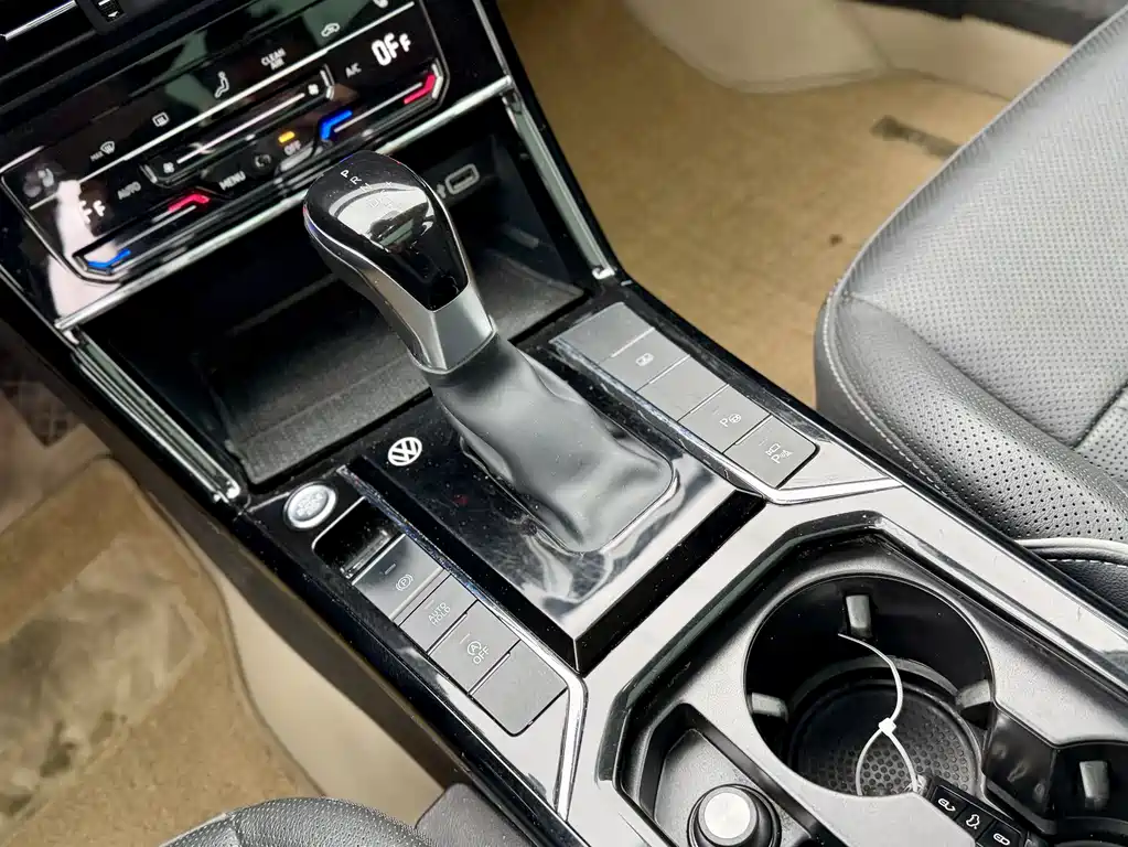 Volkswagen Passat 2023 — фото 10