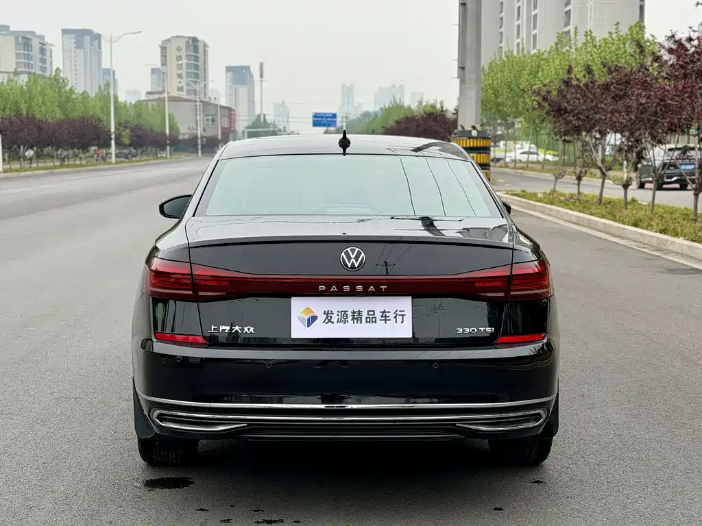 Volkswagen Passat 2023 — фото 20