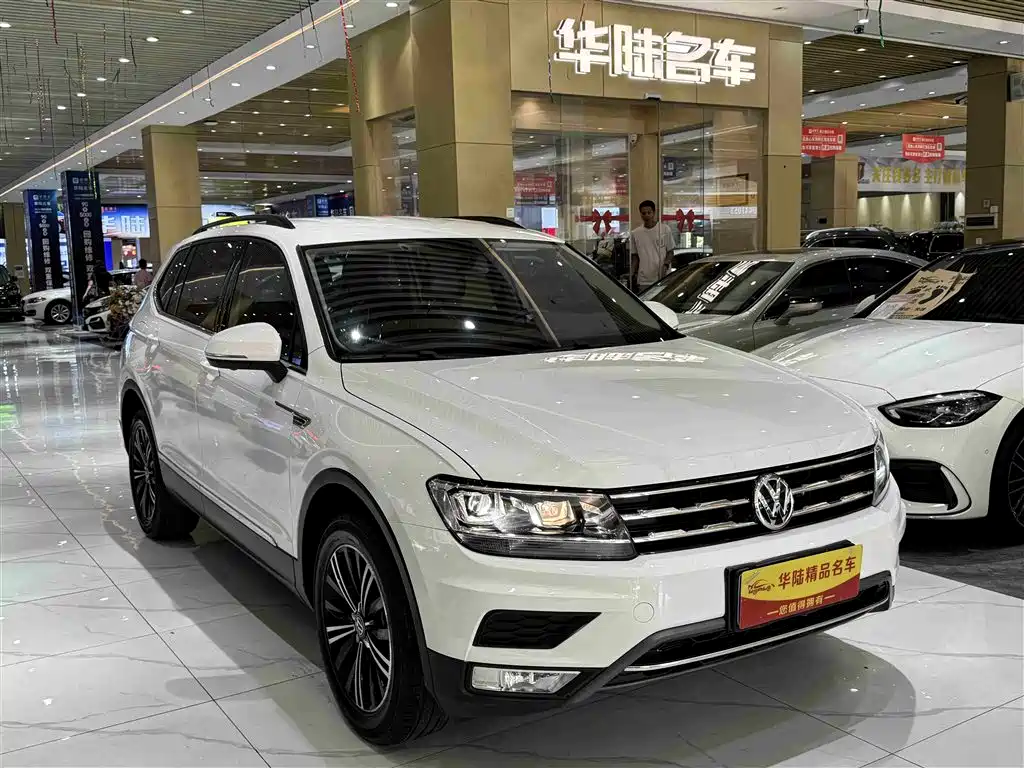 Volkswagen Tiguan L 2020 — фото 17