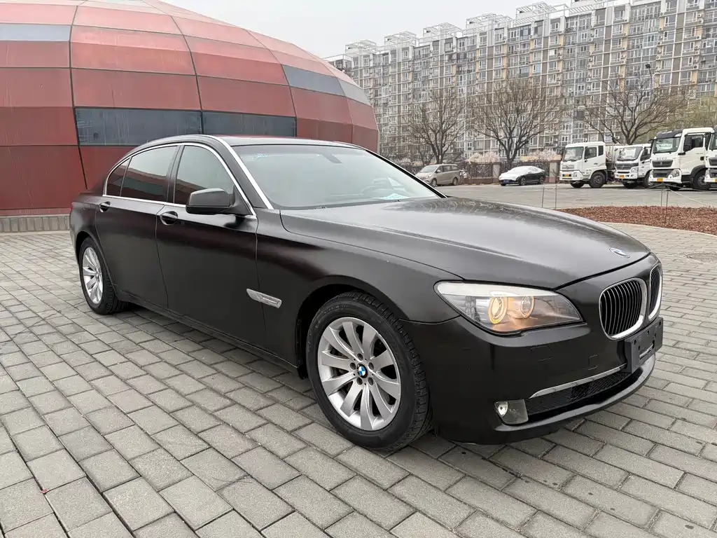 BMW 7 Series 2011 — фото 3
