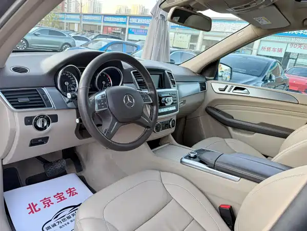 Mercedes-Benz M-Class 2012