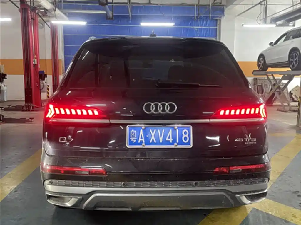 Audi Q7 2021 — фото 3
