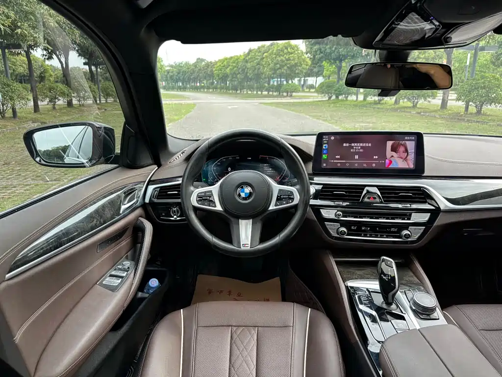 BMW 5 Series 2021 — фото 13
