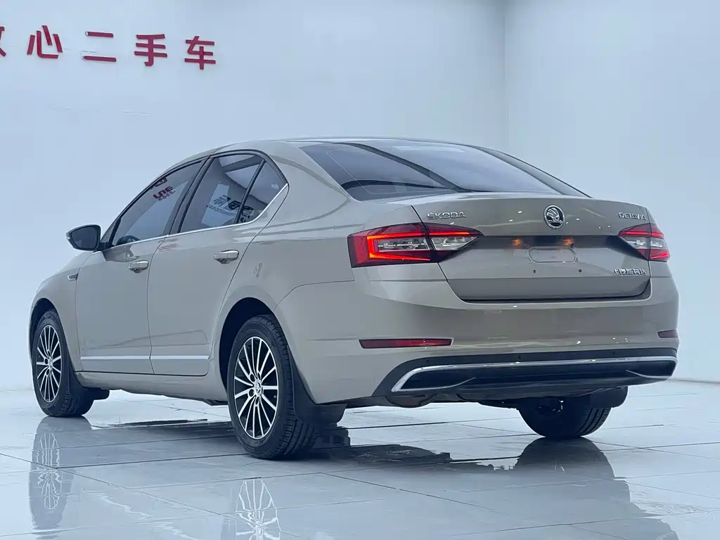 Skoda Octavia 2018 — фото 4
