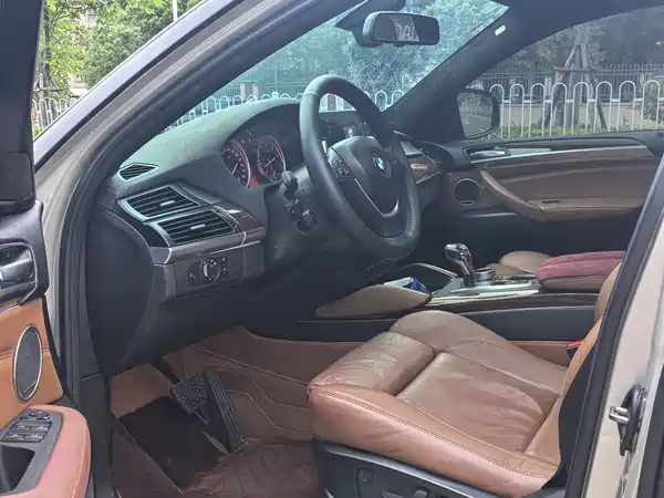 BMW X6 2011