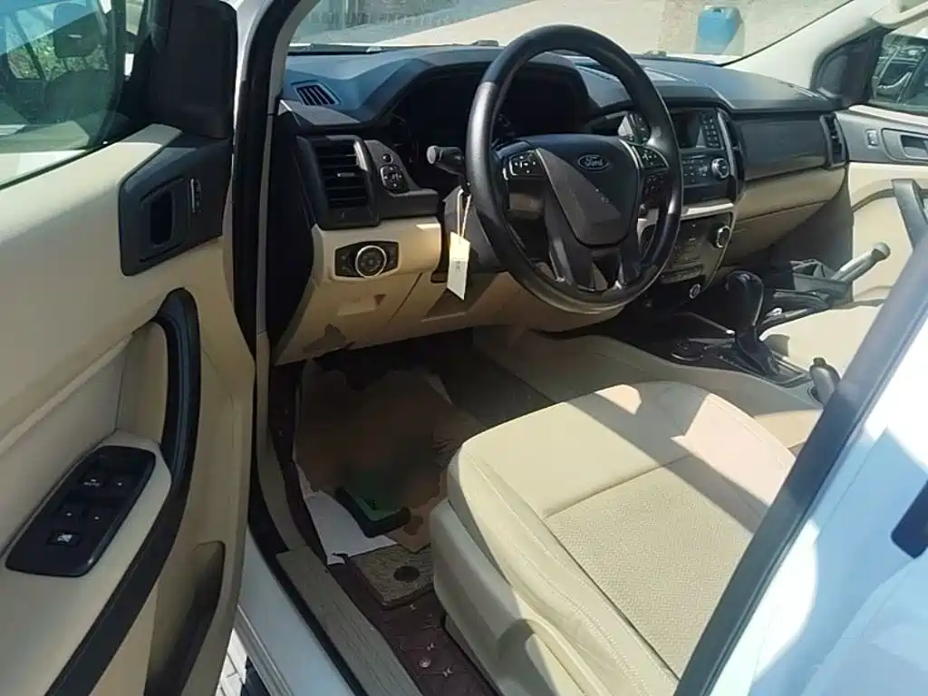 Ford Everest 2018 — фото 16