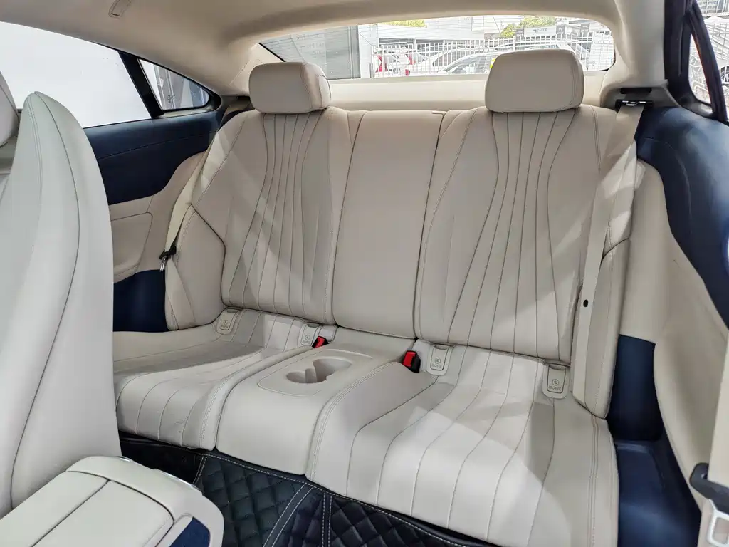 Mercedes-Benz E-Class 2023 — фото 12