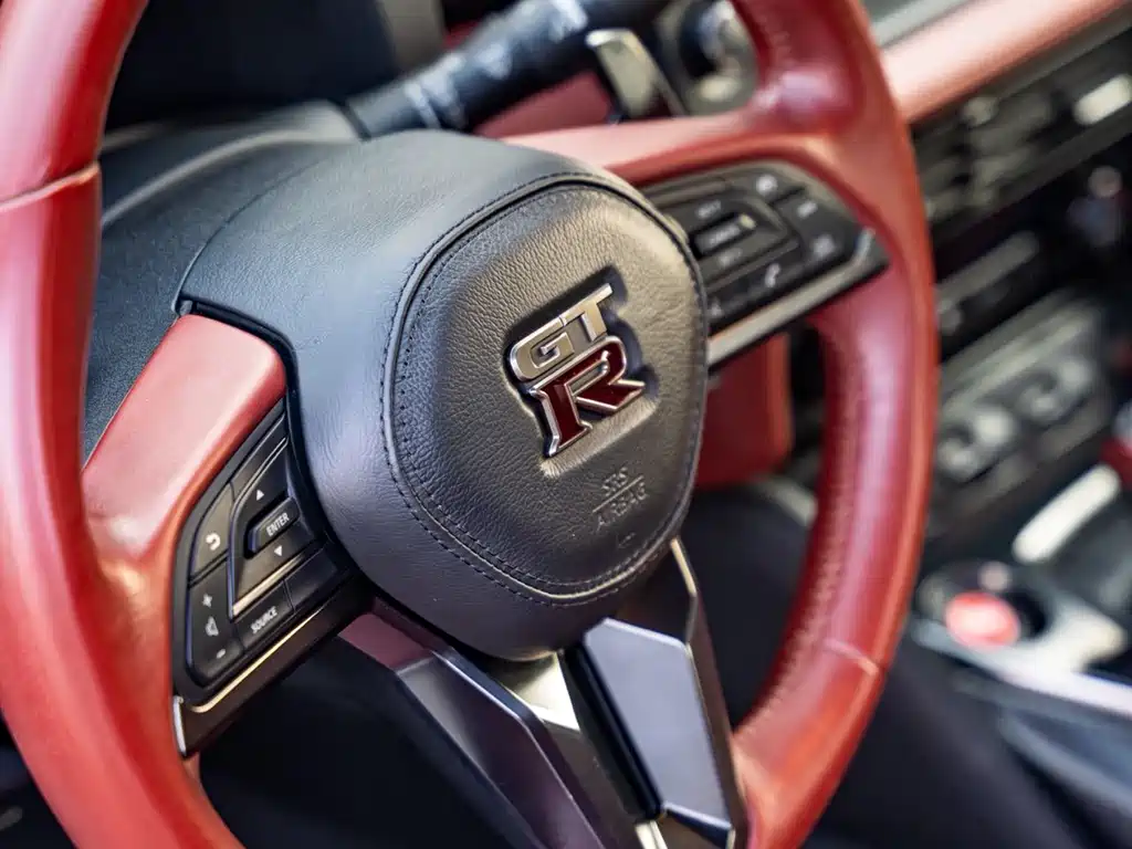 Nissan GT-R 2018 — фото 17