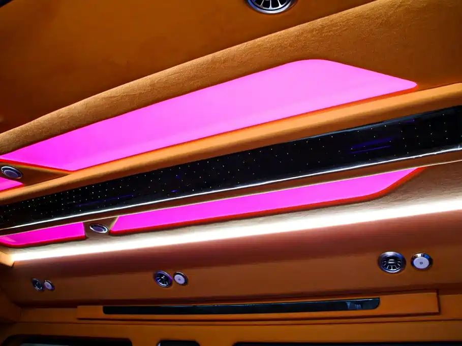Toyota Hiace 2024 — фото 10