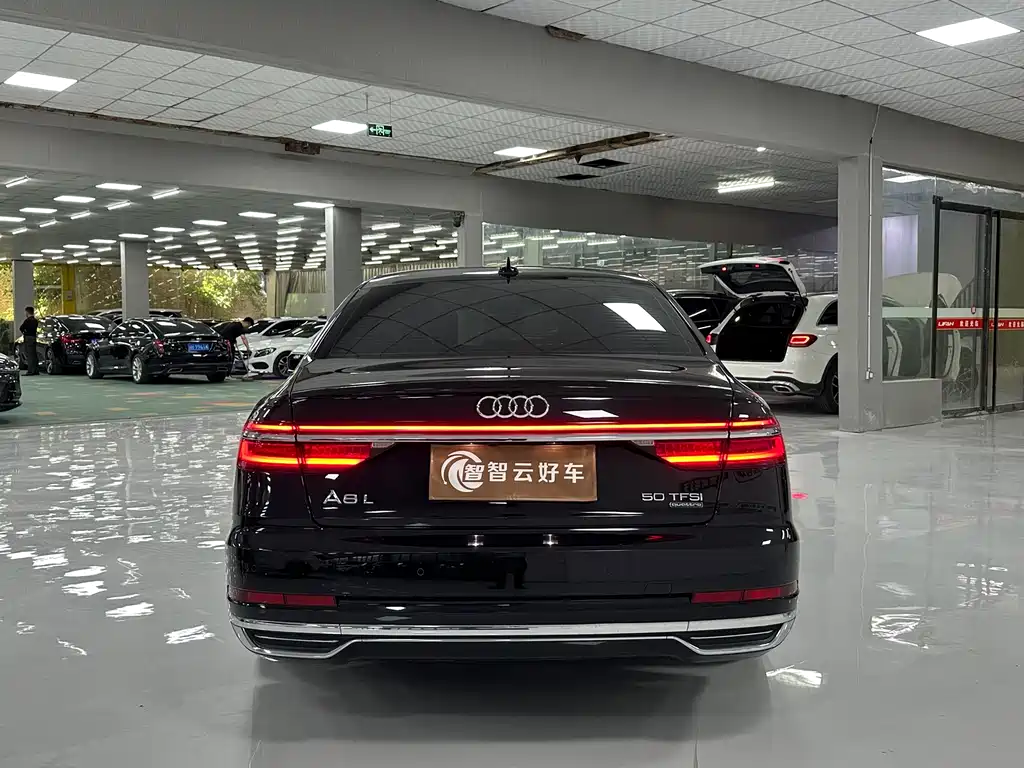 Audi A8 2020 — фото 8