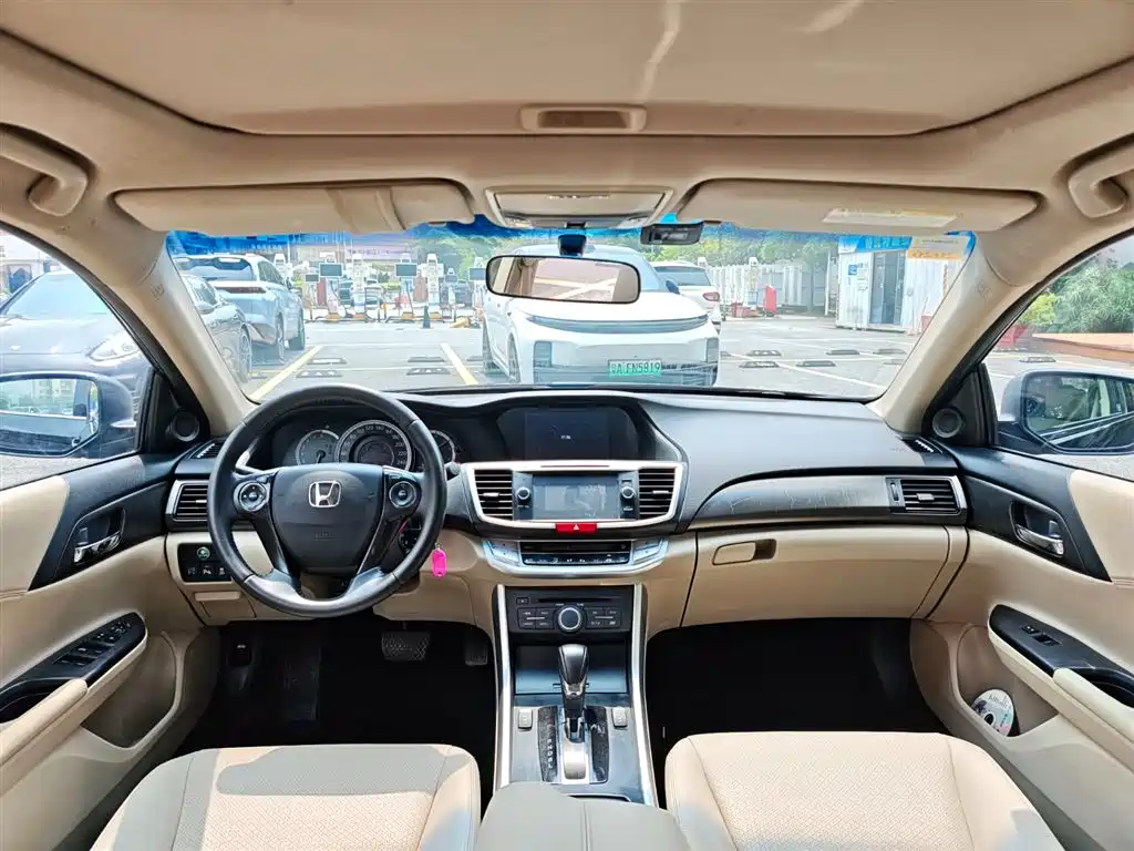 Honda Accord 2013 — фото 19