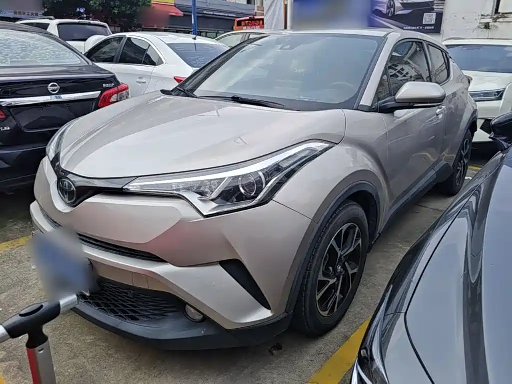 Toyota C-HR 2020 — фото 1