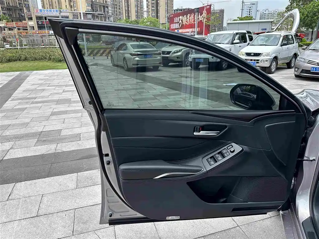 Toyota Avalon 2023 — фото 14