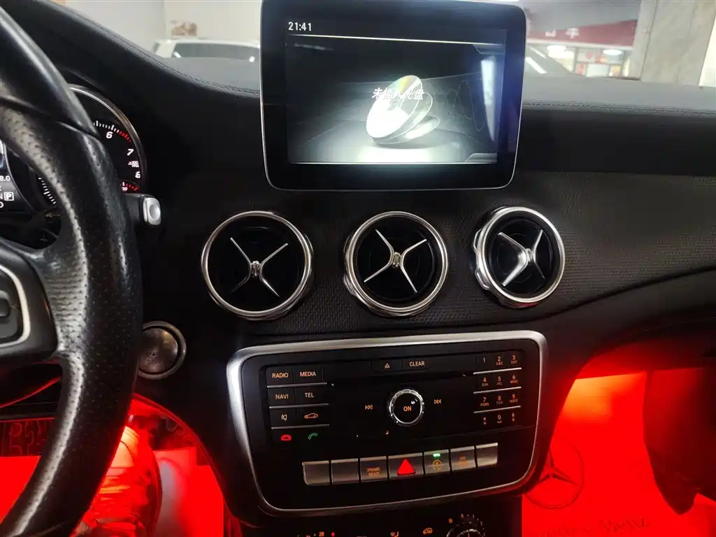 Mercedes-Benz GLA 2018 — фото 13