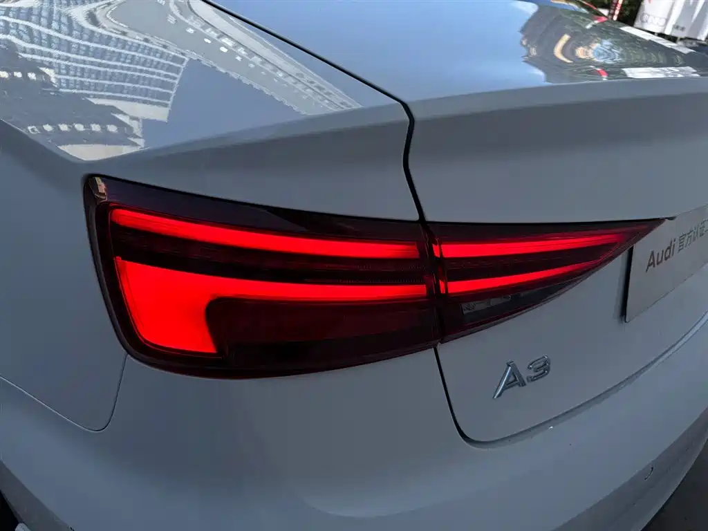 Audi A3 2018 — фото 10