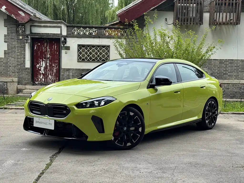 BMW M235L 2025