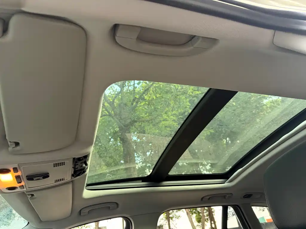 BMW X1 2012 — фото 14