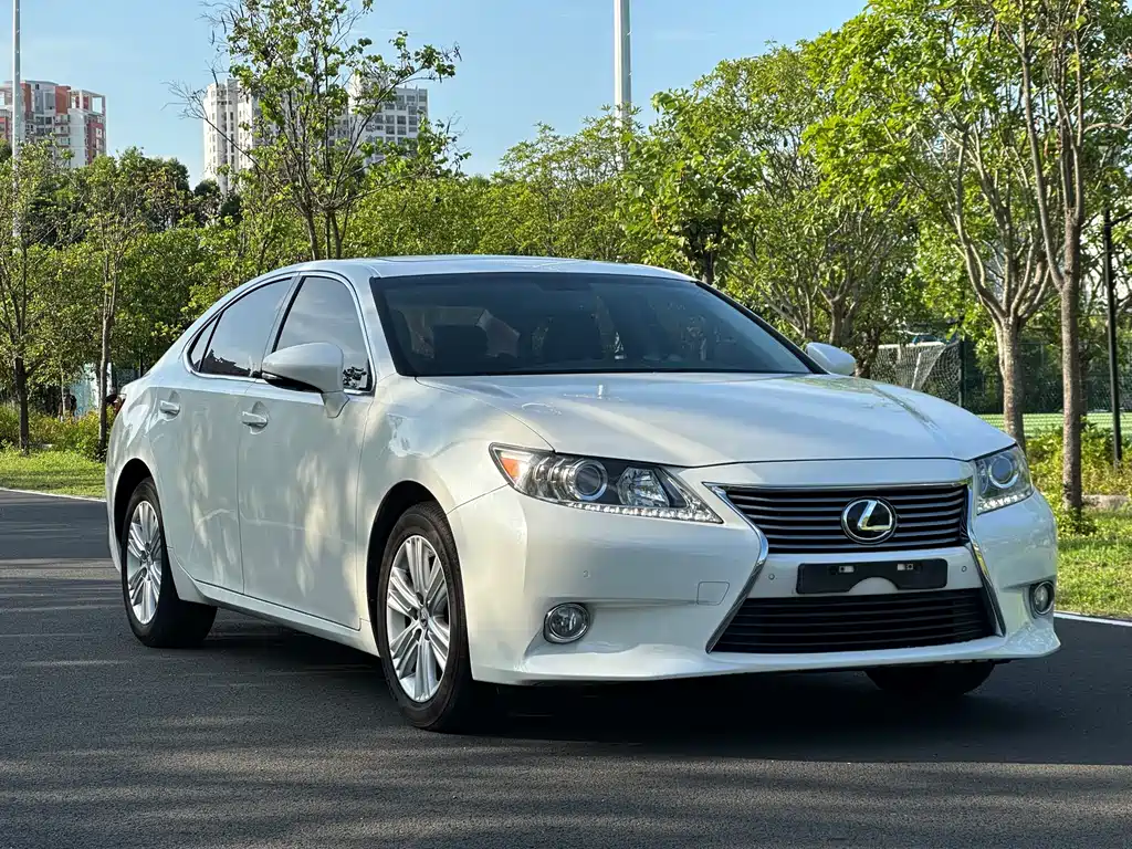 Lexus ES 2013 — фото 3