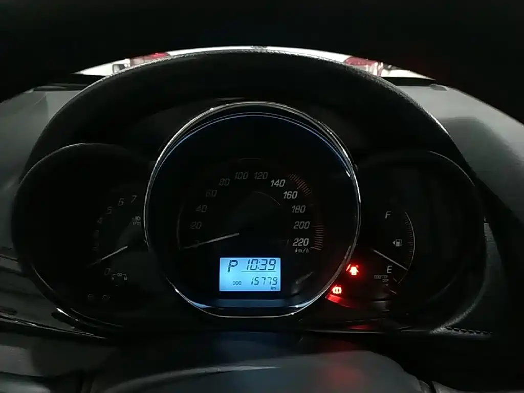 Toyota Yaris L 2021 — фото 12
