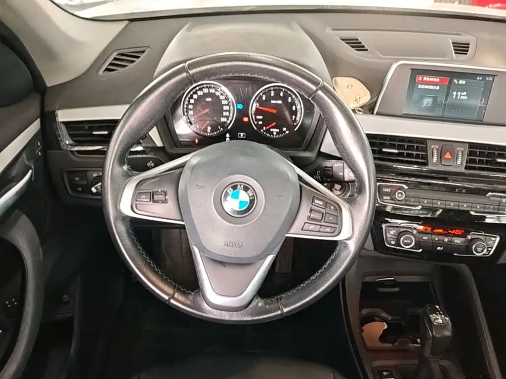 BMW X1 2018 — фото 11