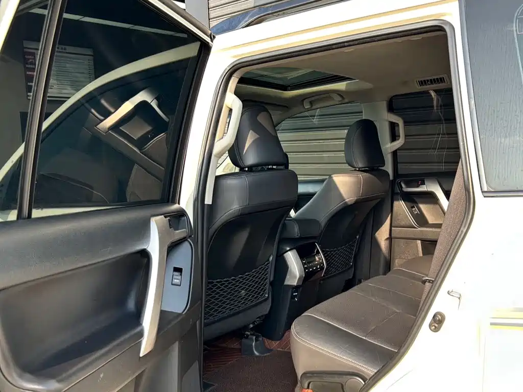 Toyota Prado 2018 — фото 12