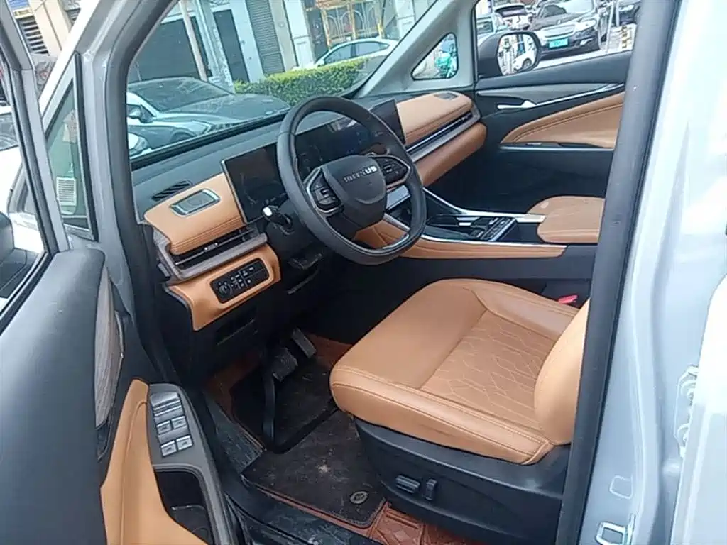 Maxus G50 PHEV 2025 — фото 16