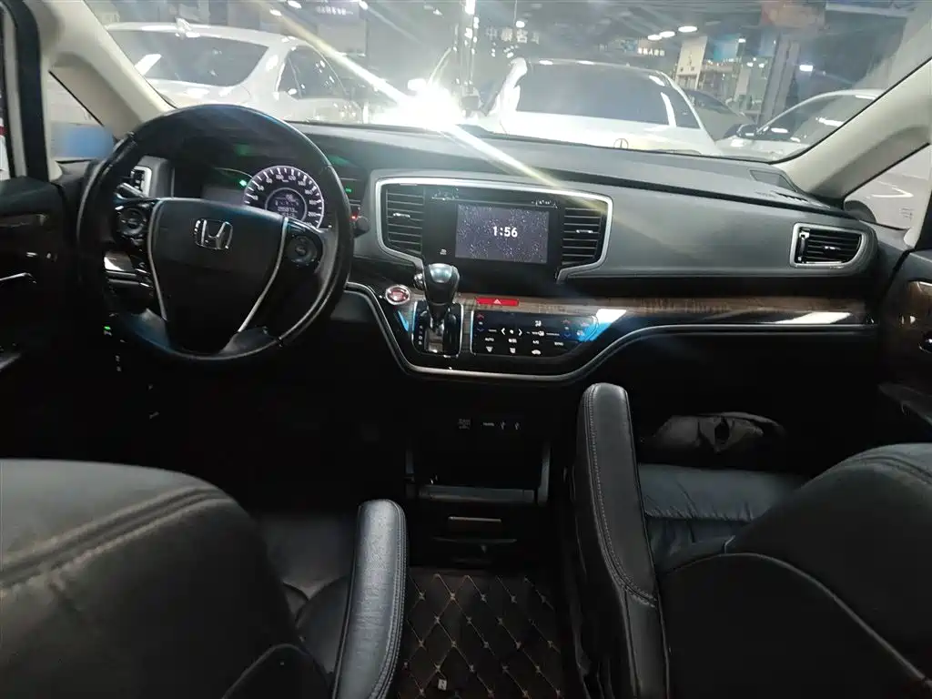 Honda Odyssey 2018 — фото 7
