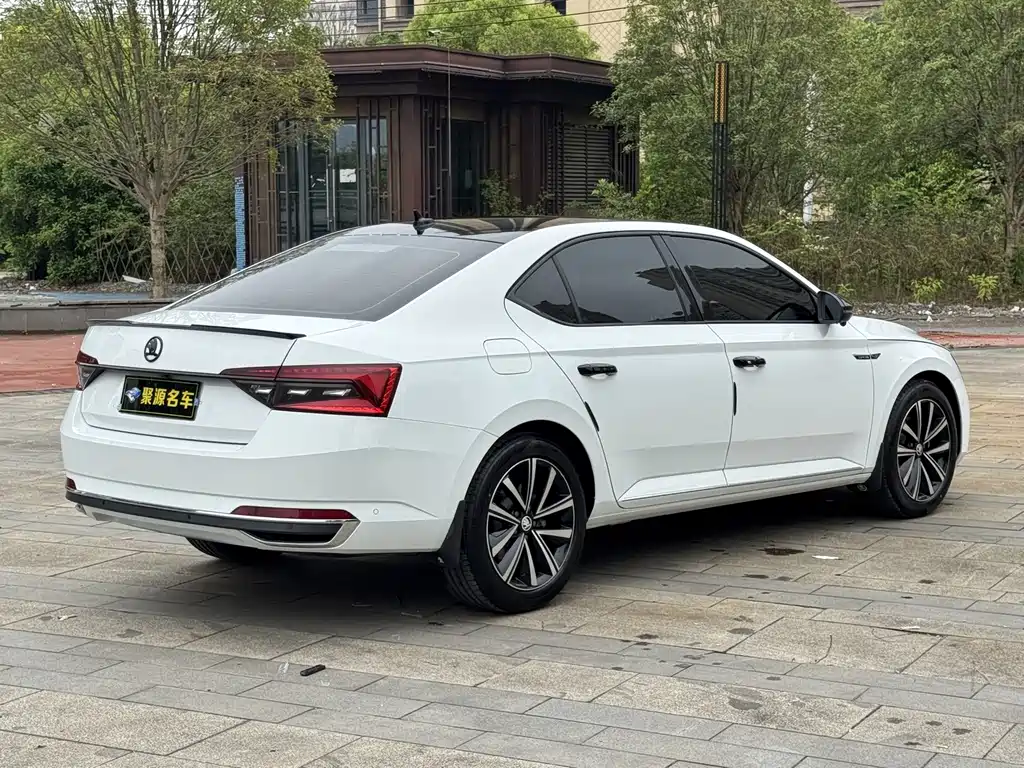 Skoda Superb 2024 — фото 9