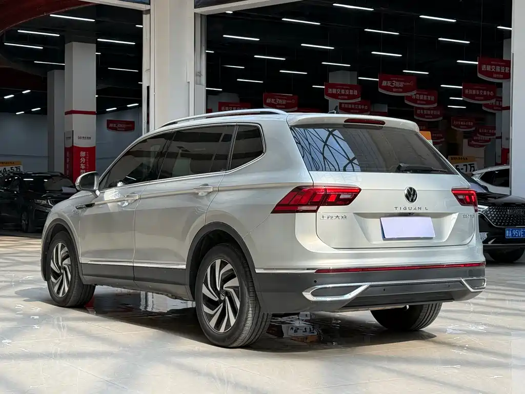 Volkswagen Tiguan L 2022 — фото 9