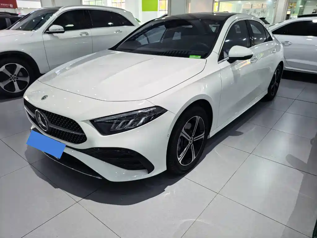 Mercedes-Benz A-Class 2024 — фото 1