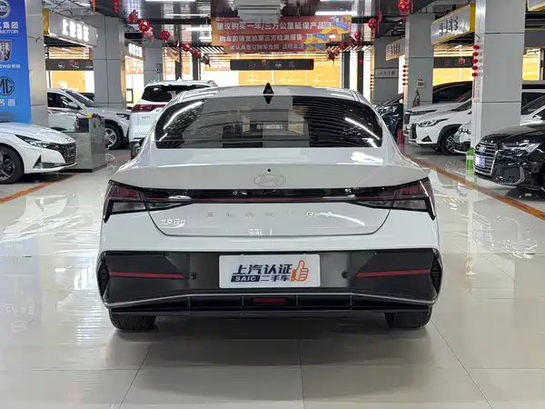 Hyundai Elantra 2023
