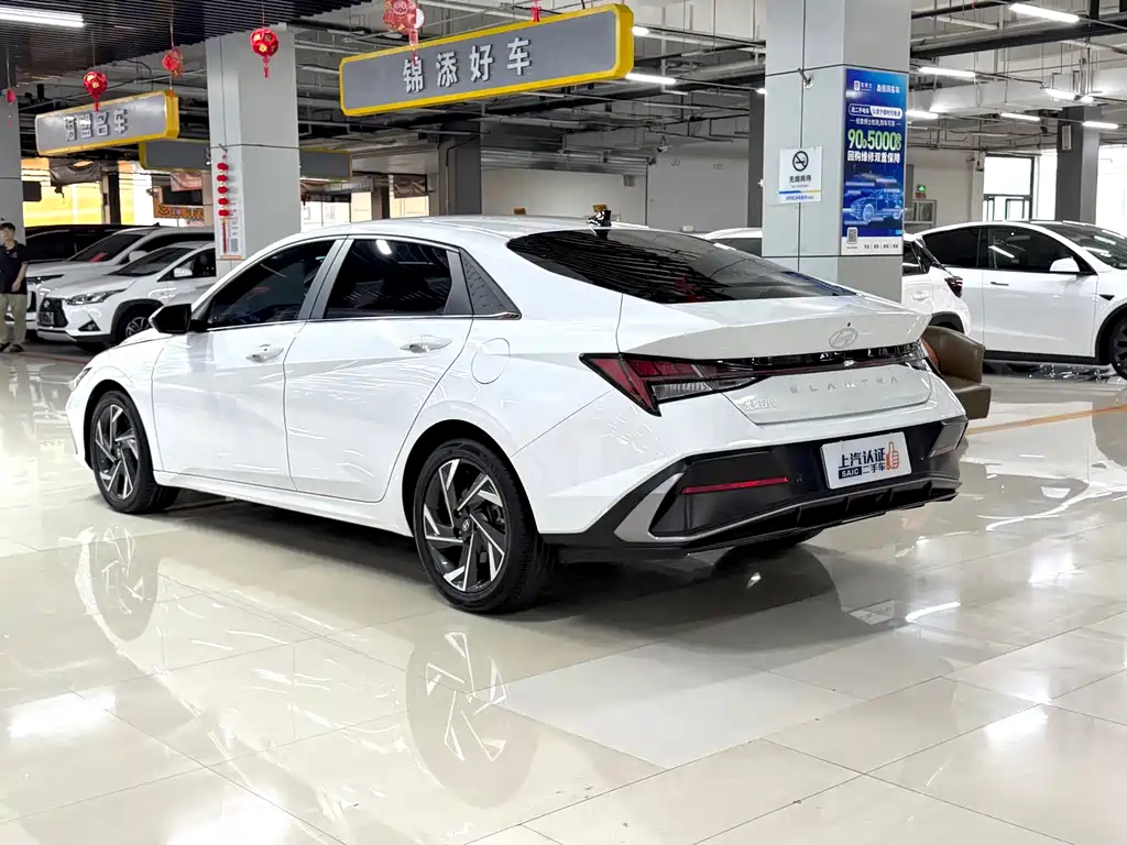 Hyundai Elantra 2023 — фото 6