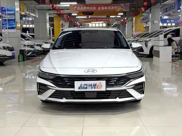 Hyundai Elantra 2023