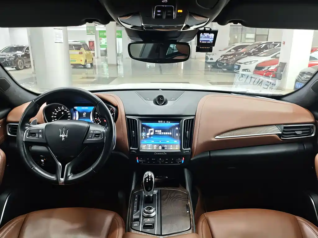 Maserati Levante 2016 — фото 17