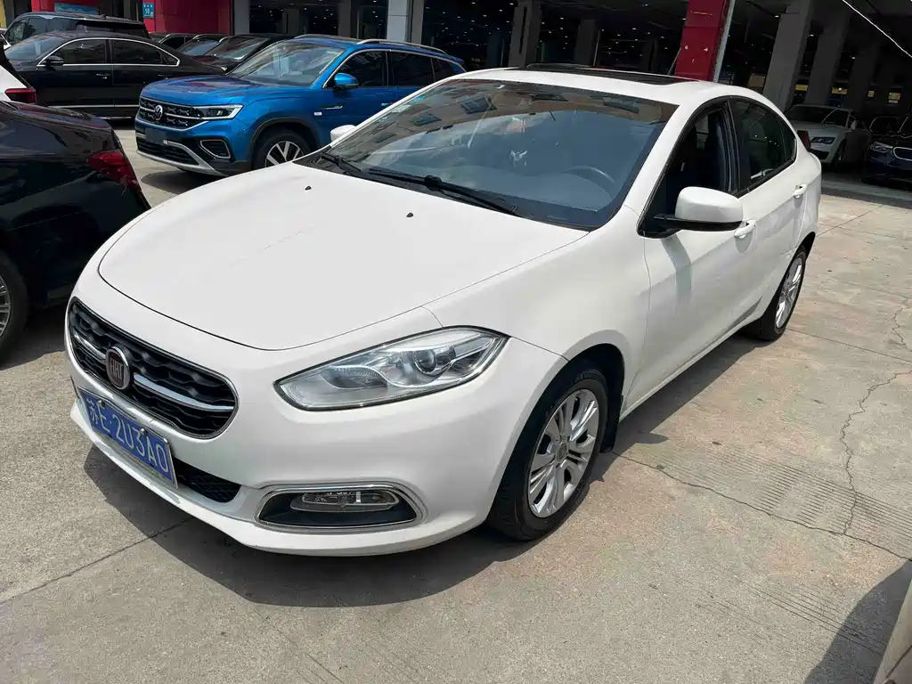 Fiat Viaggio 2015