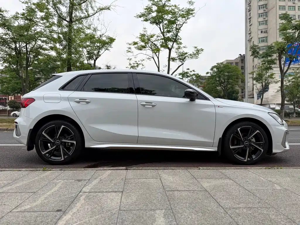 Audi A3 2022 — фото 8