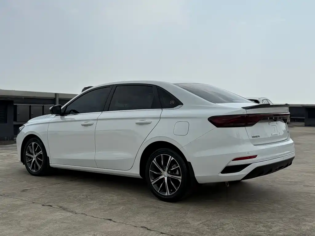 Geely Emgrand 2022 — фото 15