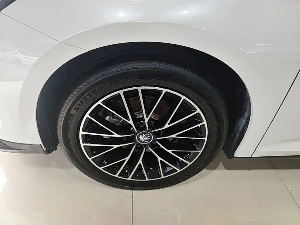 BYD Qin L 2025 — фото 23