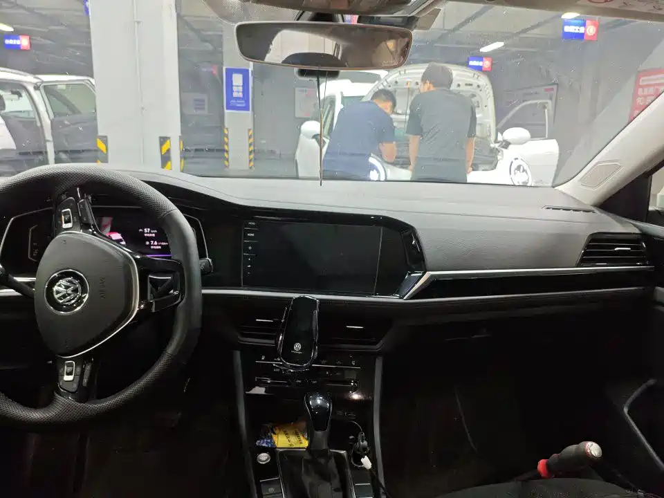 Volkswagen Sagitar 2022