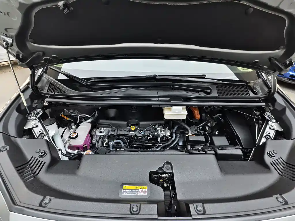 Toyota Vellfire 2023 — фото 17