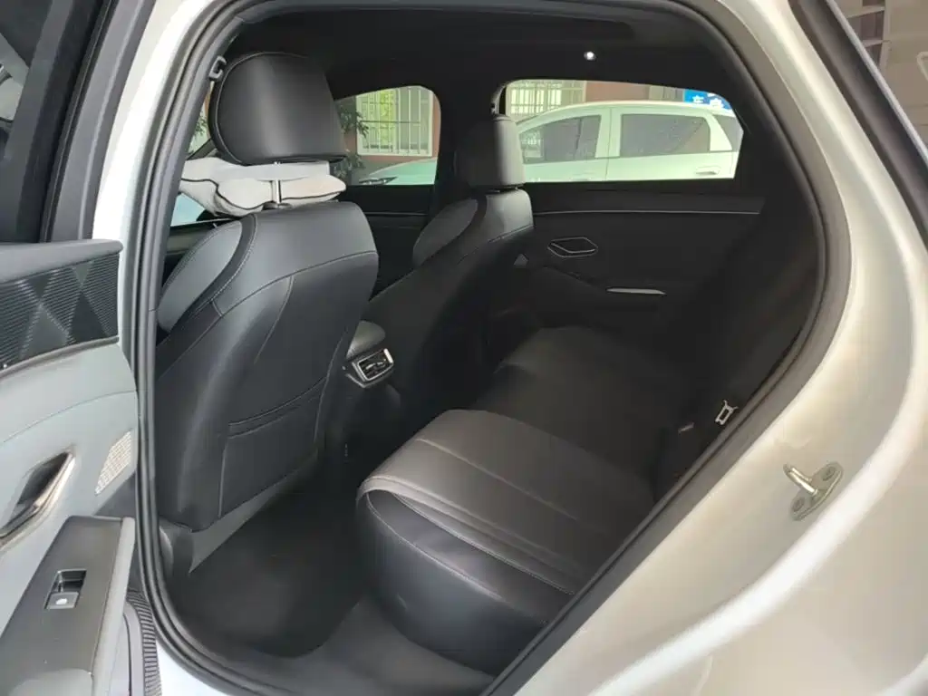 BYD Qin L 2025 — фото 17