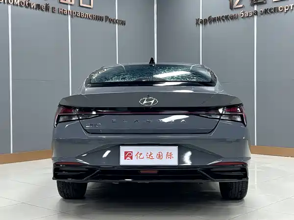 Hyundai Elantra 2022