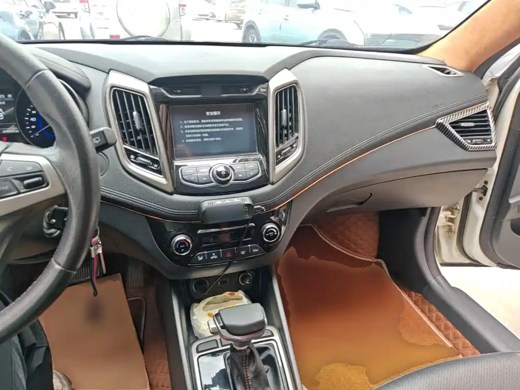 Changan Eado XT 2016 — фото 10
