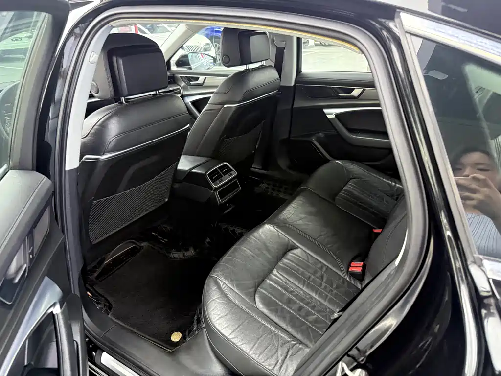 Audi A6L 2020