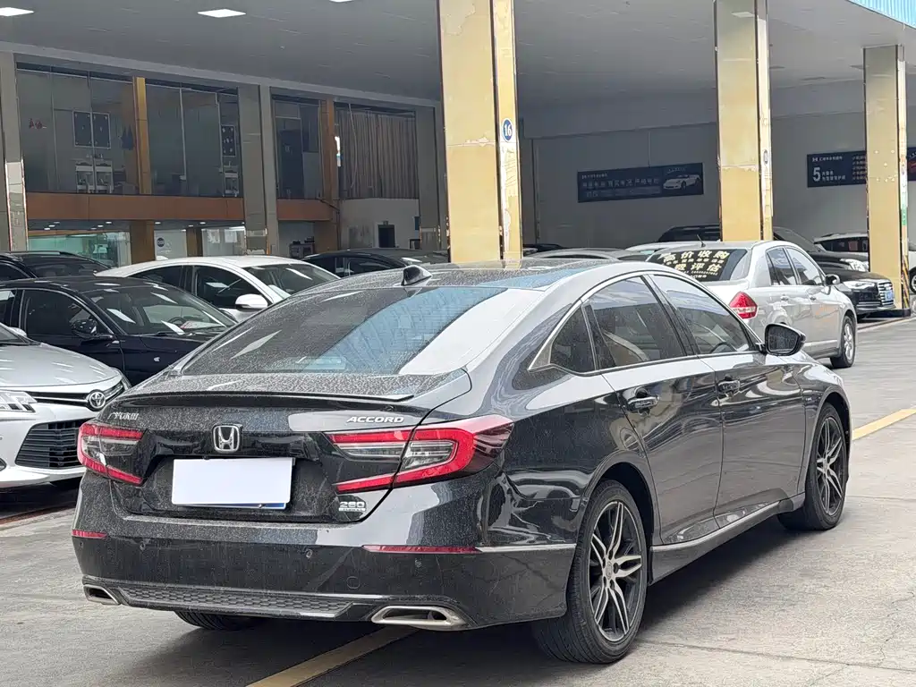 Honda Accord 2022 — фото 11